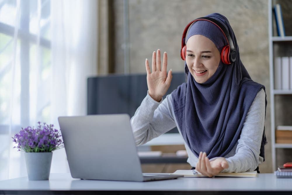Female Quran Teacher